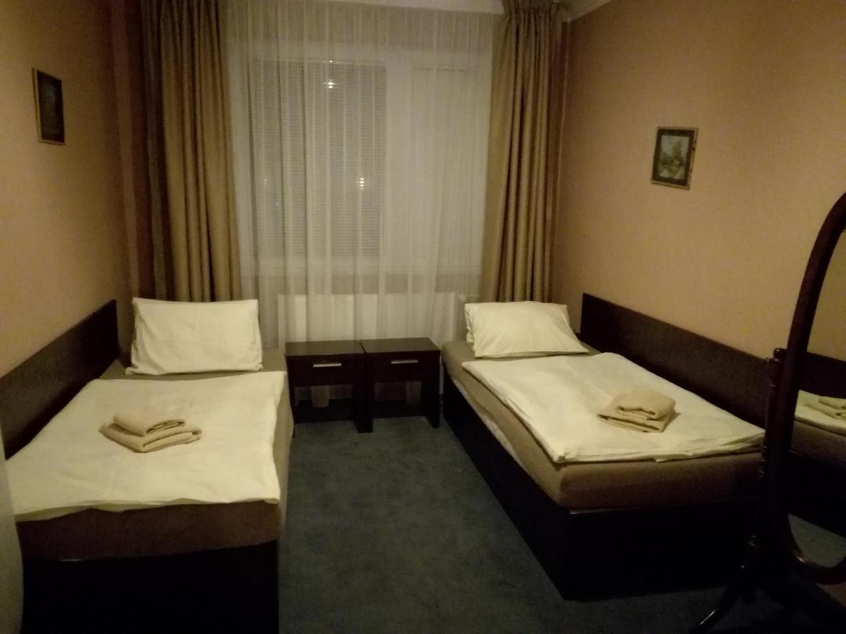 Garni Hotel Anne-Mary Piest'any Buitenkant foto